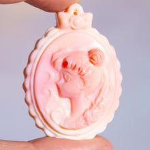 Load image into Gallery viewer, Queen Conch Carving | Choose Your Style
