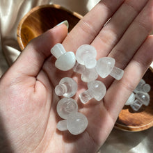 Load image into Gallery viewer, clear quartz mini mushroom
